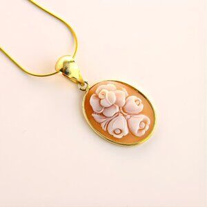Italian Cameo Shell Flower Pendant Necklace 14k Gold Plated s925